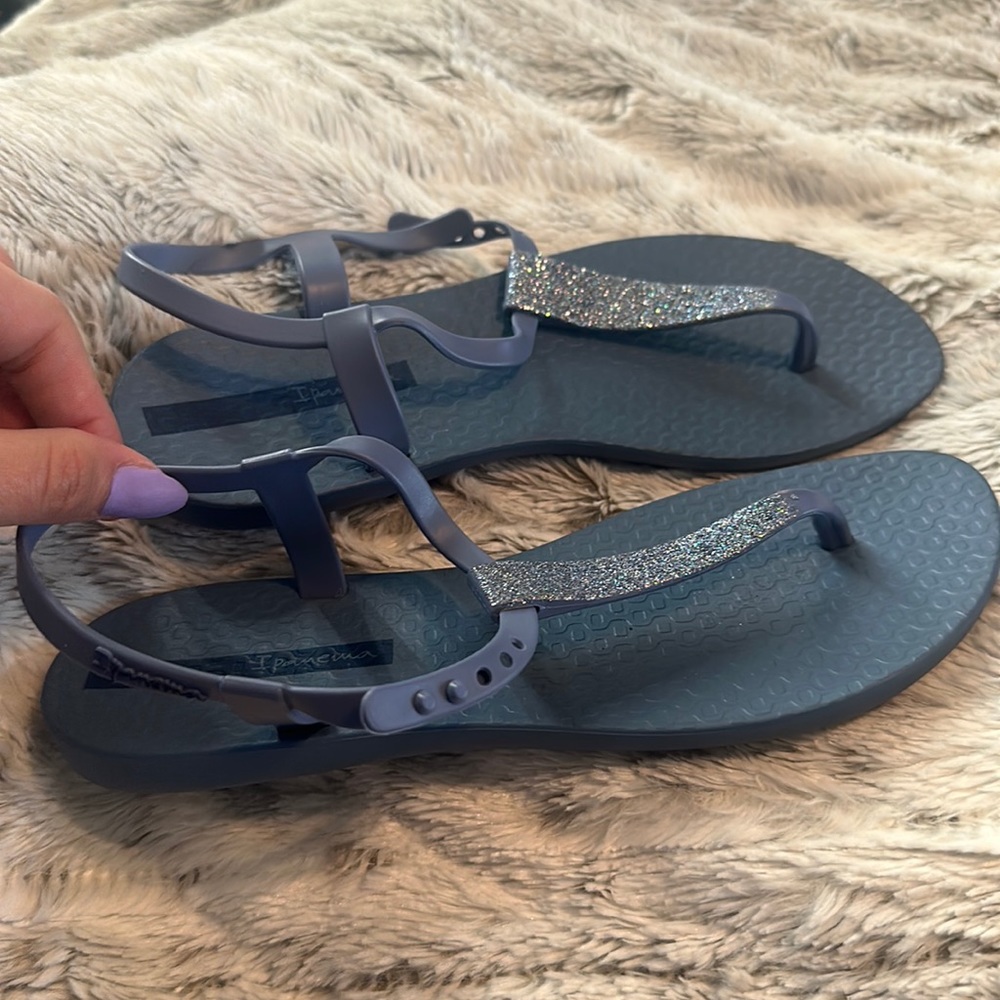 New blue Ipamema sandals size 5